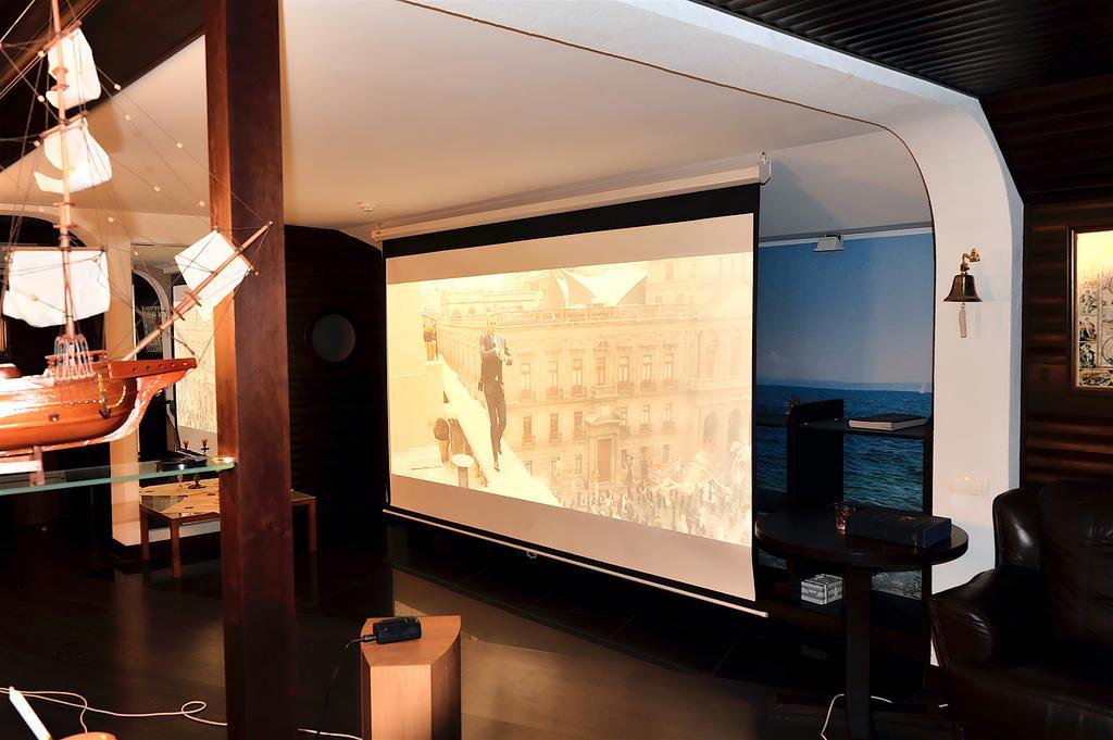 The Sky Loft Apartment เคียฟ ภายนอก รูปภาพ